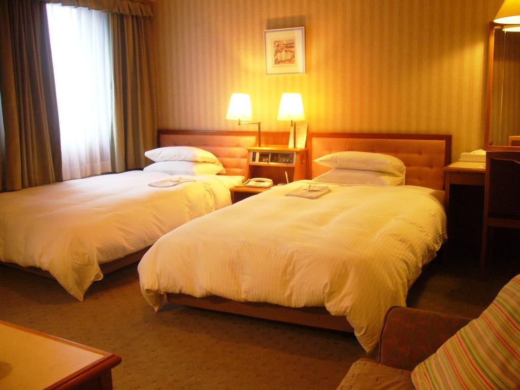 Hotel Crown Hills Sendai Aobadori Esterno foto